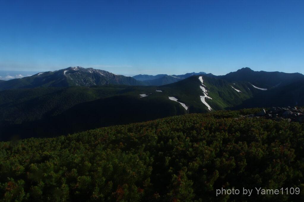 三俣蓮華山頂から見る雲ノ平