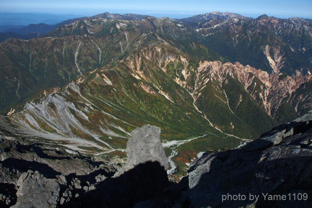 秋の槍ヶ岳山頂から黒部源流方面